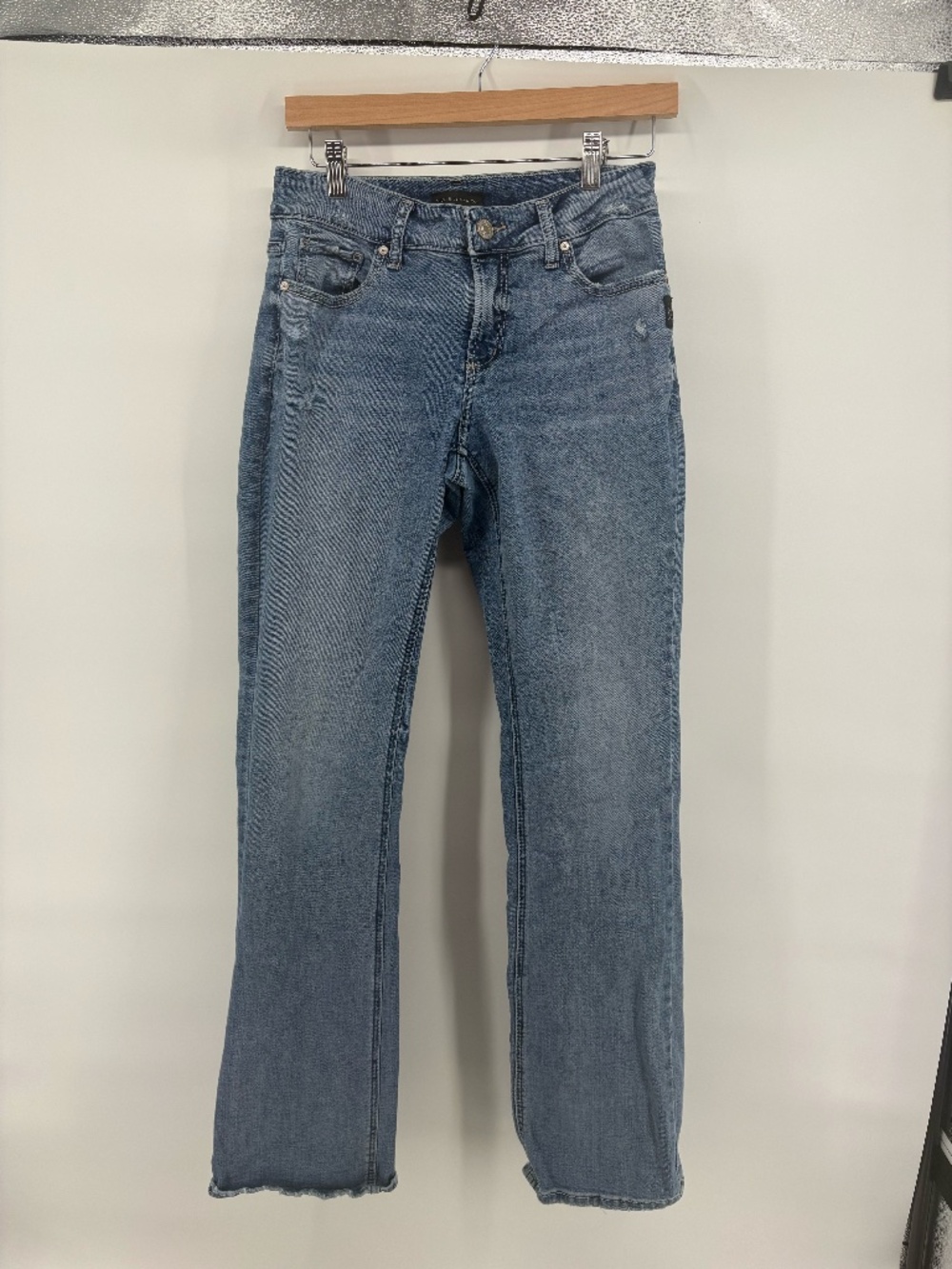 SILVER JEANS CO W 27 L 33 medium wash straight leg jeans